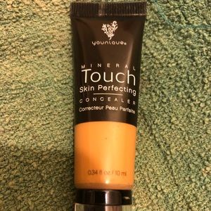 Touch Mineral Skin Perfecting Concealer ( Satin)